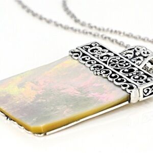 JTV NWT large cabochon mother of pearl pendant on sterling silver chain